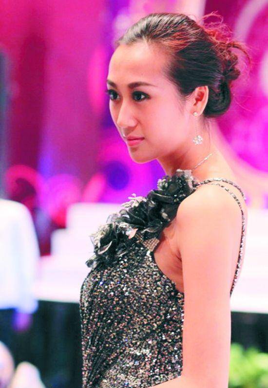 陈浩民娶大16岁娇妻,5年连生4胎,情场浪子终于做回了好男人_丽莎_叶璇