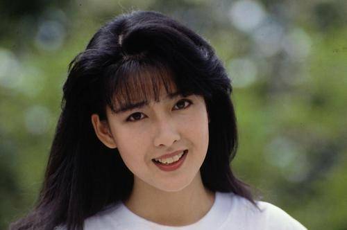 "玉女掌门人"周慧敏,与倪震结婚15年,不肯生孩子婆婆恼羞成怒_生育