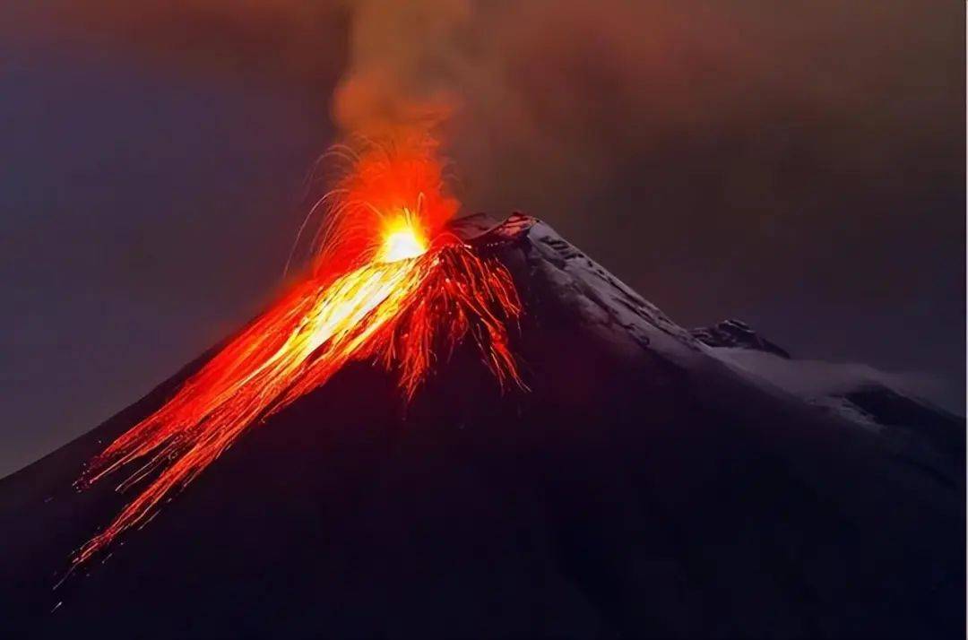 五大连池火山喷发图片