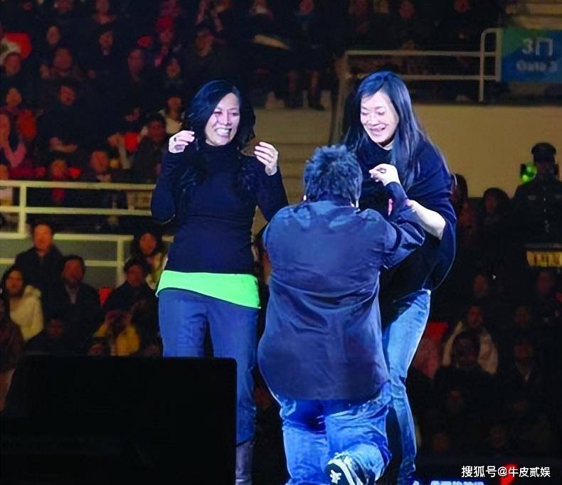 王菲进不了前五,徐小凤排第二,八大殿堂级女歌手究竟谁是第一_张蔷