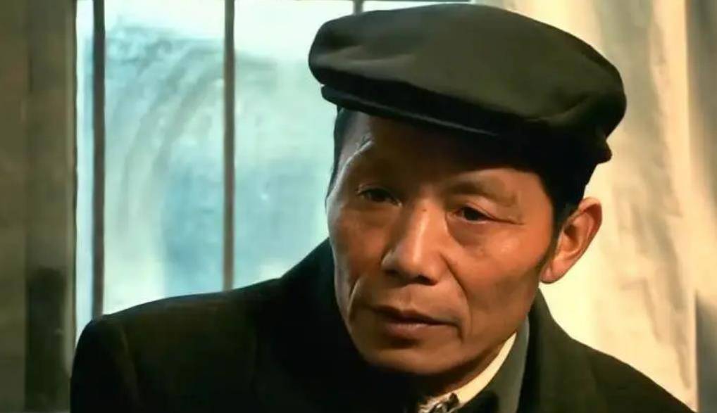 9年前成龙和亲哥在安徽相认,对方一贫如洗,他有没有帮助哥哥们_房道龙