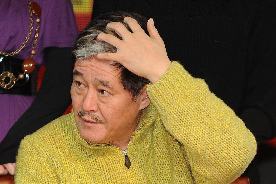 赵本山参加好友追悼会!只待两个小时紧急回京,正好赶上女儿生子