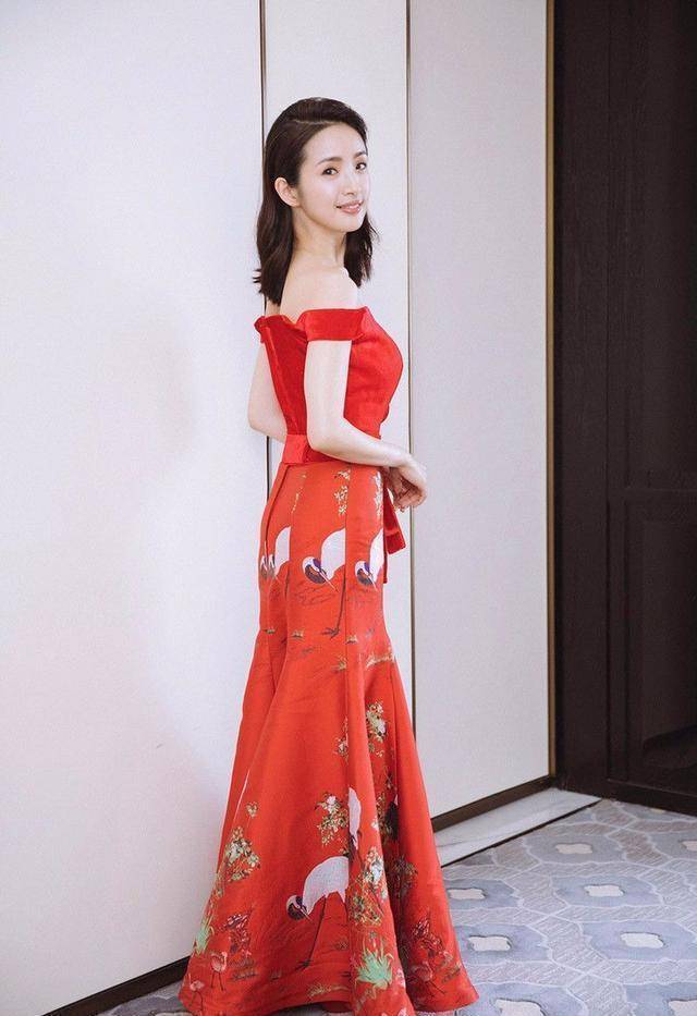 原创84斤林依晨胖出大象腿运动裤穿成修身裤有初恋脸也救不了