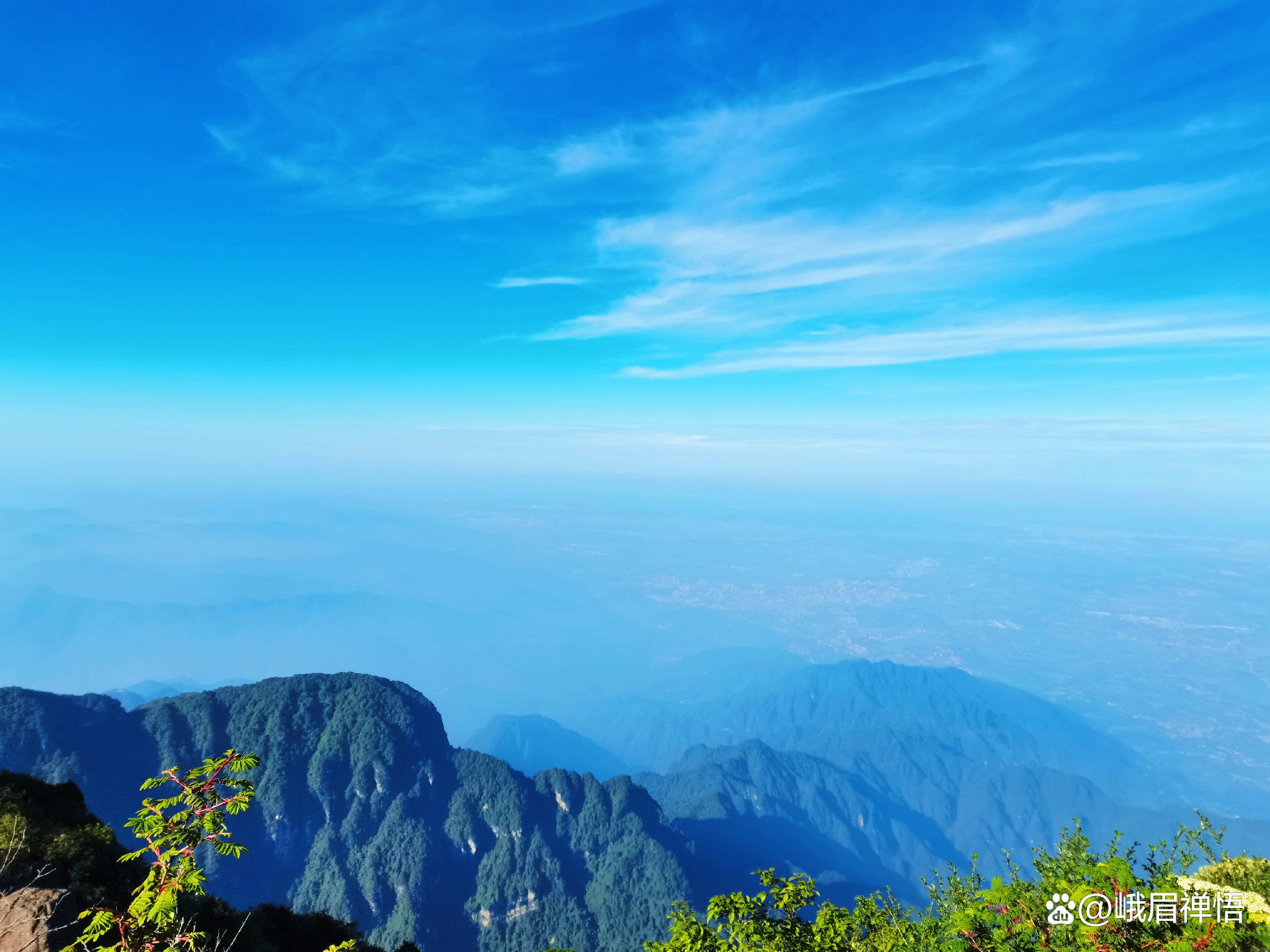 太仙了3月普贤朝圣月来峨眉山金顶赏云海远眺贡嘎雪山