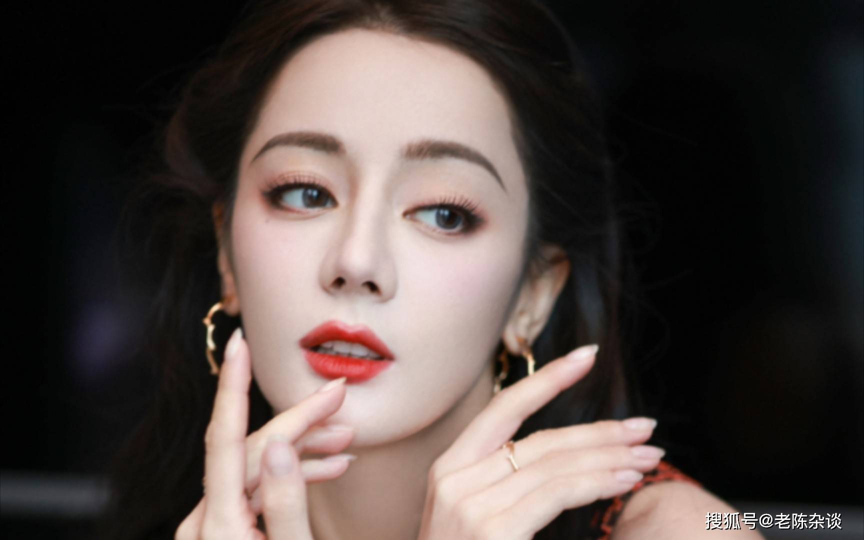 迪丽热巴才是真尤物!饱满有料,性感得叫人窒息!