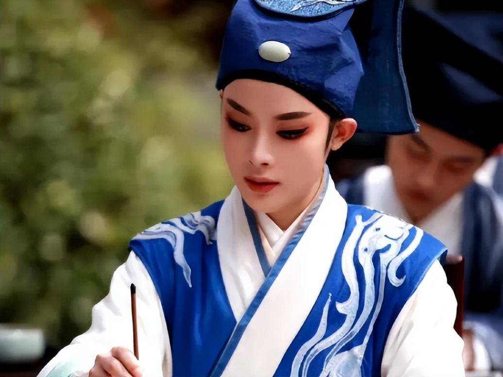 玉面郎君陈丽君:13岁入行学越剧,18年后才爆火,直