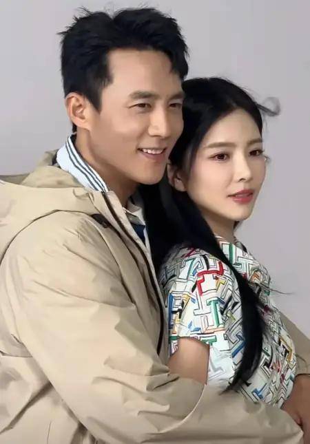 原创杜淳老婆发出开工照网友说她头大身子小王灿没有完美的人