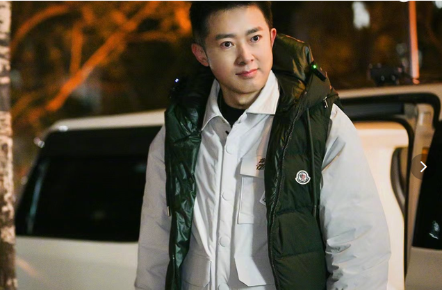 李冰冰挚友任泉迎51岁生日,退圈8年面相气质大变,被指满眼戾气!