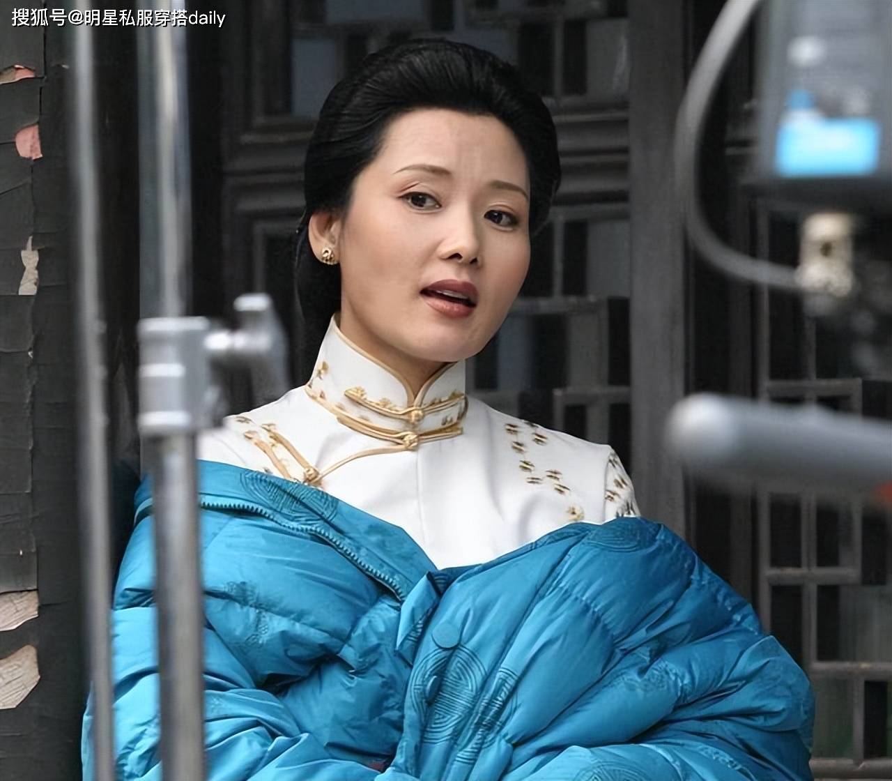 原创60岁金鸡影后何赛飞云鬓蓬松3套旗袍韵味十足值得中年女人借鉴