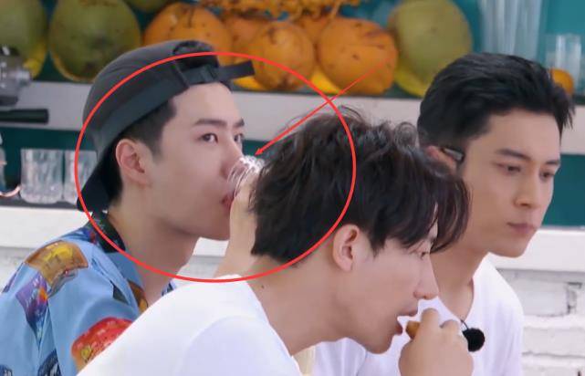 原创乔欣特意强调果饮自己做的让王一博定价当报出价格乔欣变脸