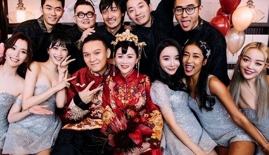 好声音没夺冠,却嫁给爱奇艺副总裁,34岁成了人生赢家_李嘉格_车澈_张