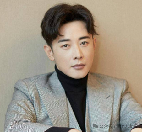 据八卦消息透露,罗晋和苗圃的感情曲折程度不亚于一部言情剧.