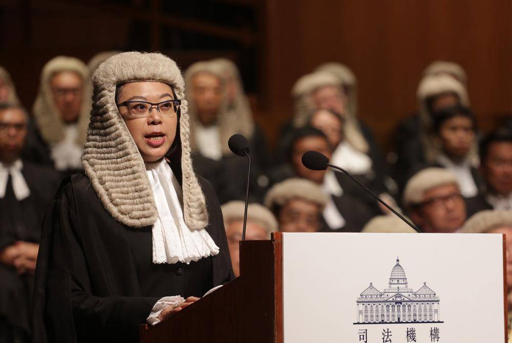 中国香港法官头上的假发是怎么来的?为什么说该摘下了