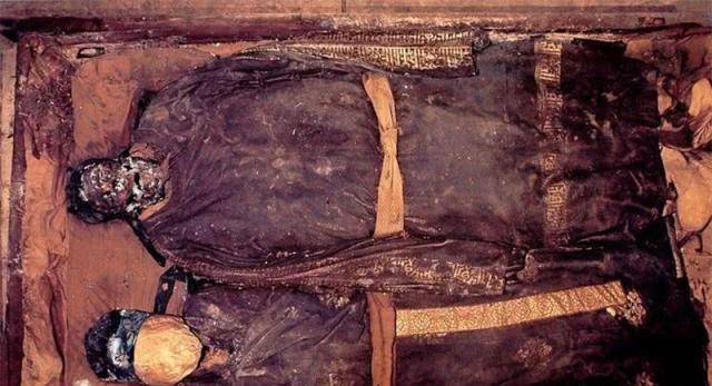 原创东北发现一座金朝合葬墓其陪葬女尸全身是伤专家死因太残忍