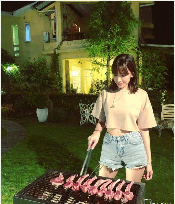 林志颖小10岁妻子晒照,皮肤水美红润,36岁的脸像小姑娘_陈若仪_样式