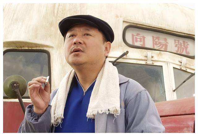 赵本山范伟从黄金搭档到闹掰为何关系走到这一步