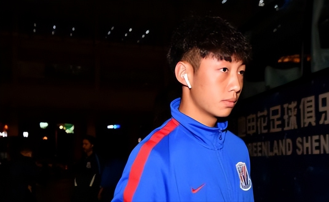 原创吴少聪跟申花红人互动劝吴少赶紧回来留洋只是过渡回国才是归宿