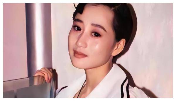 黄秋燕女儿与利智女儿李连杰基因区别明显惊人差距