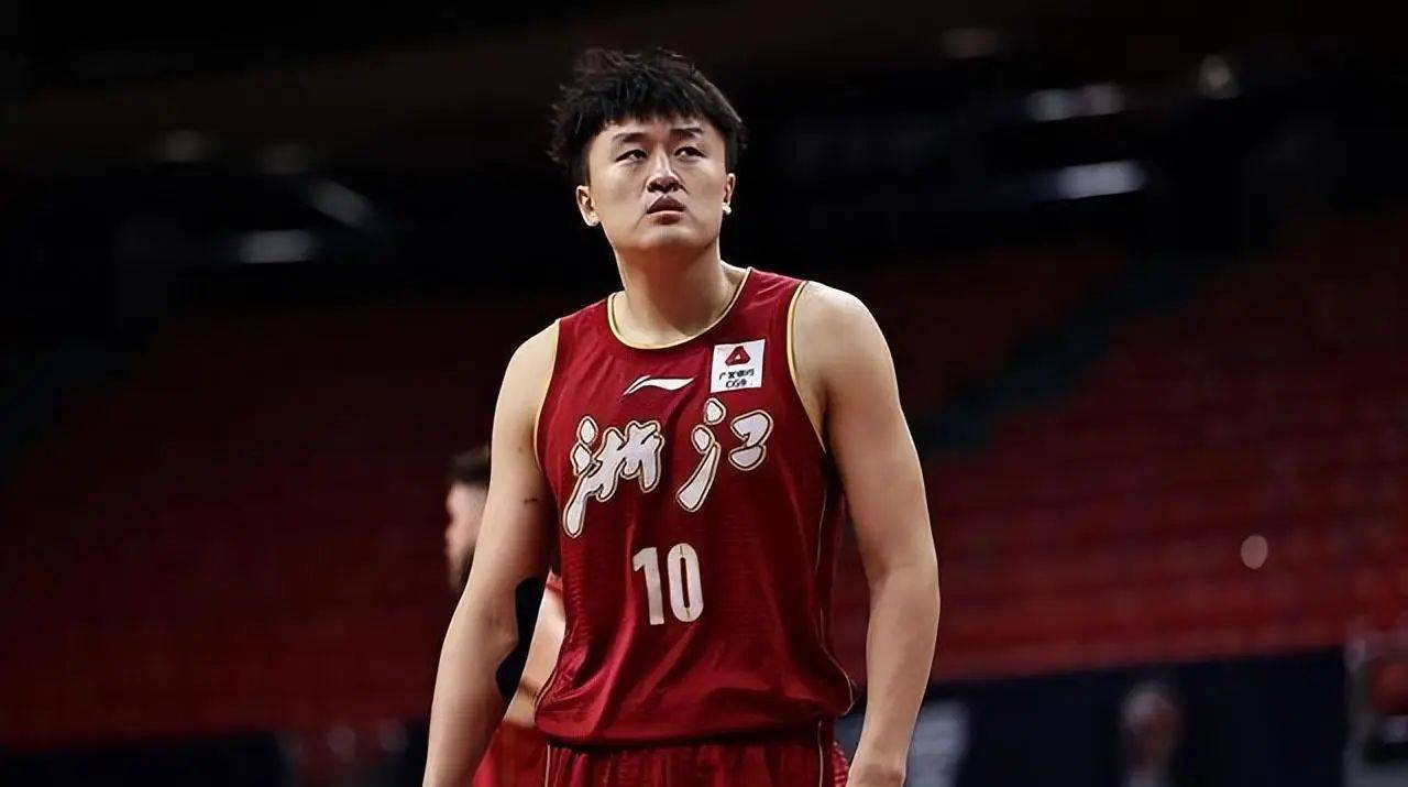 辽篮总决赛对手补强,2米01篮板猛兽驰援王世龙_赛季_比赛_刘泽一