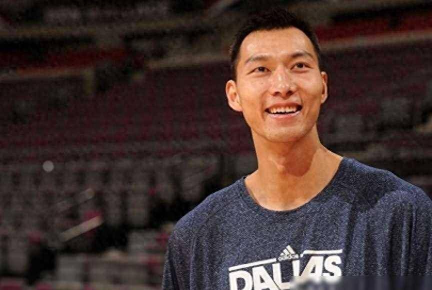 原创易建联近况娶巴西模特生两娃36岁功成退役如今任市政协成员