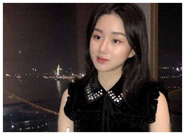 孟非女儿23岁超级优秀郭德纲着急结亲家街头巷尾传说