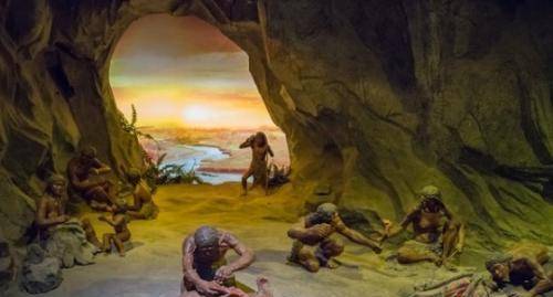 他们在当时被称为"挹娄人",是东北古国肃慎国的后裔.