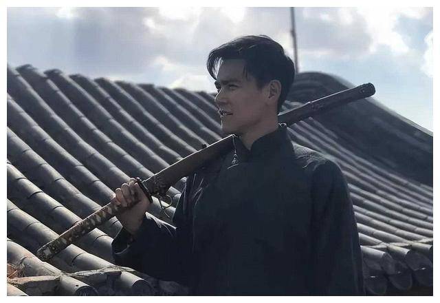 彭于晏自曝与许晴全裸戏份惊曝片场花絮