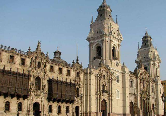全球唯一不下雨的城市,600年没有一滴雨,却仍然植被茂盛_利马_人们