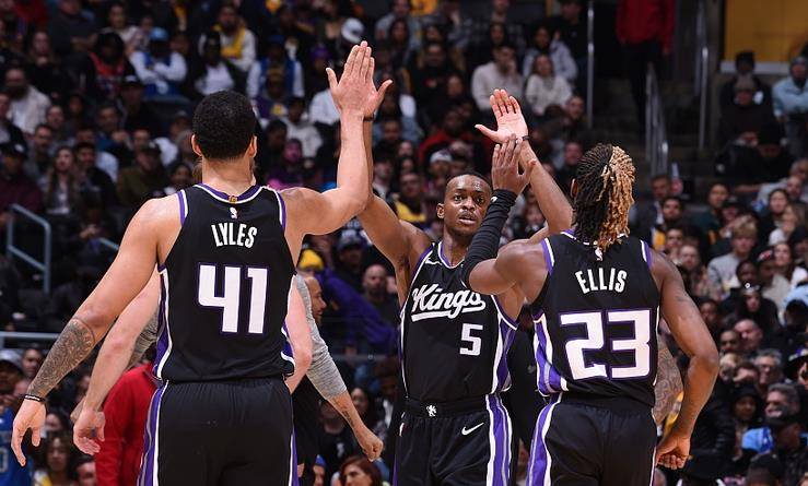 原创逆转湖人五虎10223小萨大三双nba奇迹诞生西部第九易主