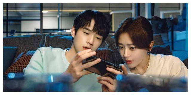 原创秦岚魏大勋三亚甜蜜过节姐弟恋惊人甜蜜事件曝光