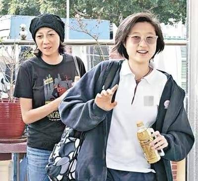 原创成龙女儿上演被嫌弃的一生如今放下一切重新开始