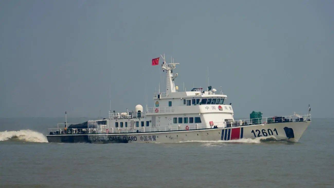 原创2艘2000吨海警船抵达金门一线对手望风而逃中国海警就这