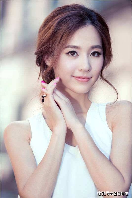 原创这谁顶得住嘛饱满性感韵味十足吴佳妮写真赏