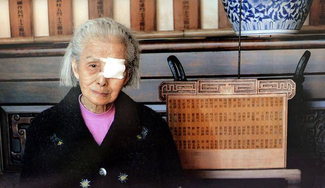 在得知钟崇鑫的灵位的下落后,张淑英老人萌生了要台湾看看爱人的想法.