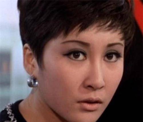 原创丁佩李小龙死在她床上粉丝要她偿命为何向华强还是娶了她