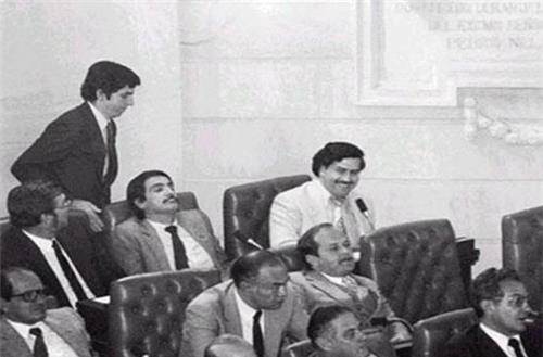 世界毒王拥兵4万余人,富可敌国,跻身世界七大富豪_巴勃罗·_哥伦比亚