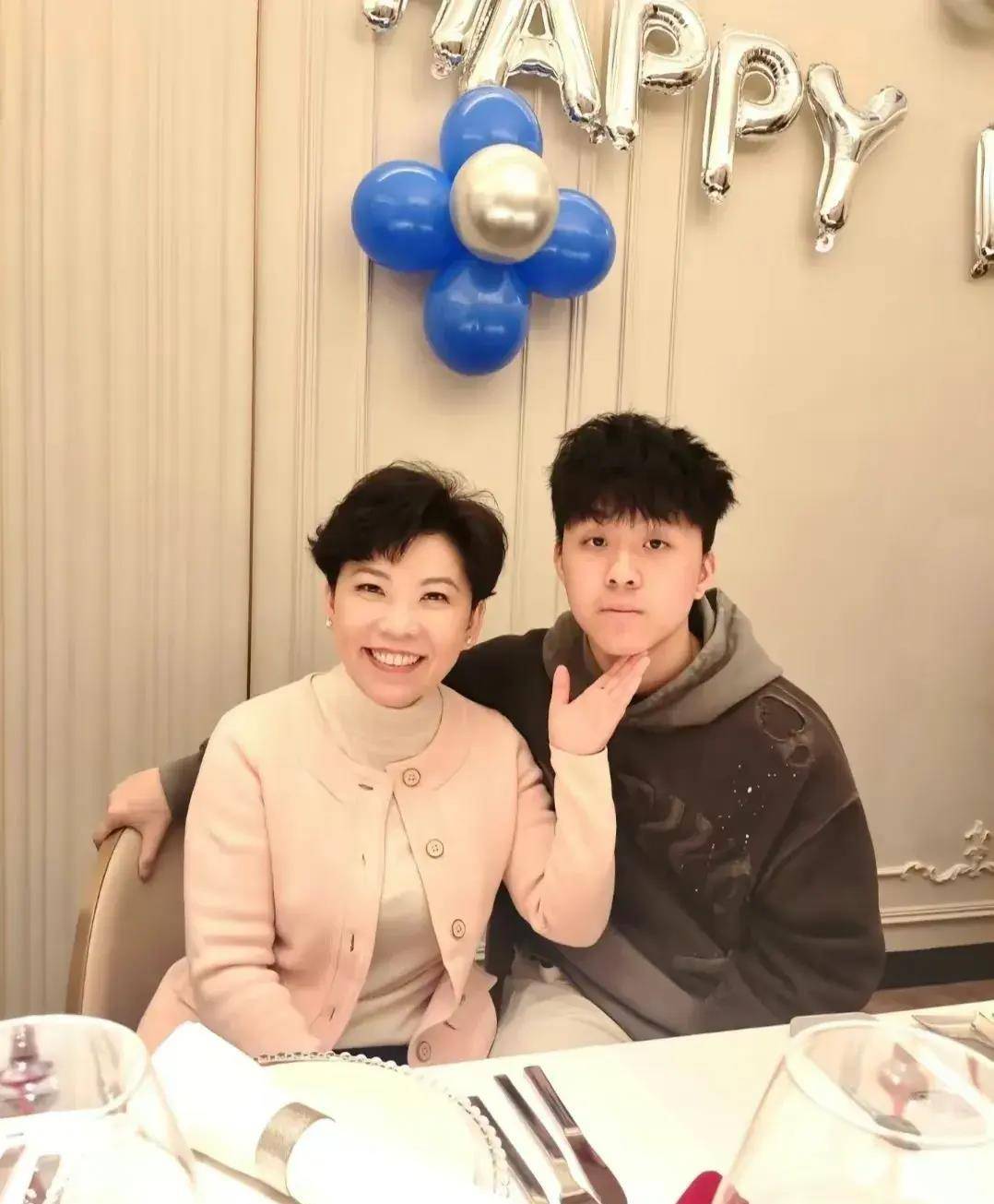 原创邓亚萍儿子18岁啦发了一篇生日祝福长文