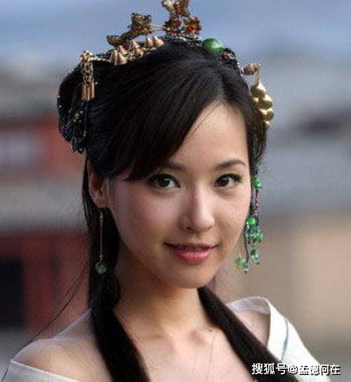 原创这谁顶得住嘛饱满性感韵味十足吴佳妮写真赏