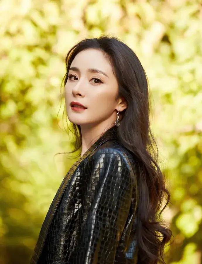 杨幂成为北电考官张纪中妻子怀孕火了欧阳娜娜演技引争议