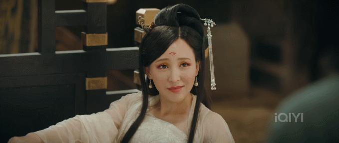这里,影片还和剧版来了个梦幻联动.