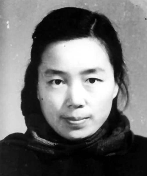 18岁嫁29岁才子,恩爱16年生2子2女,33岁她含泪把丈夫告上法庭_艾青