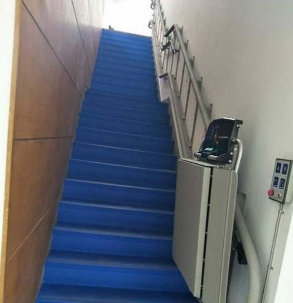 原创老房子没电梯再不用爬楼梯了装一个爬楼神器房子立马升值