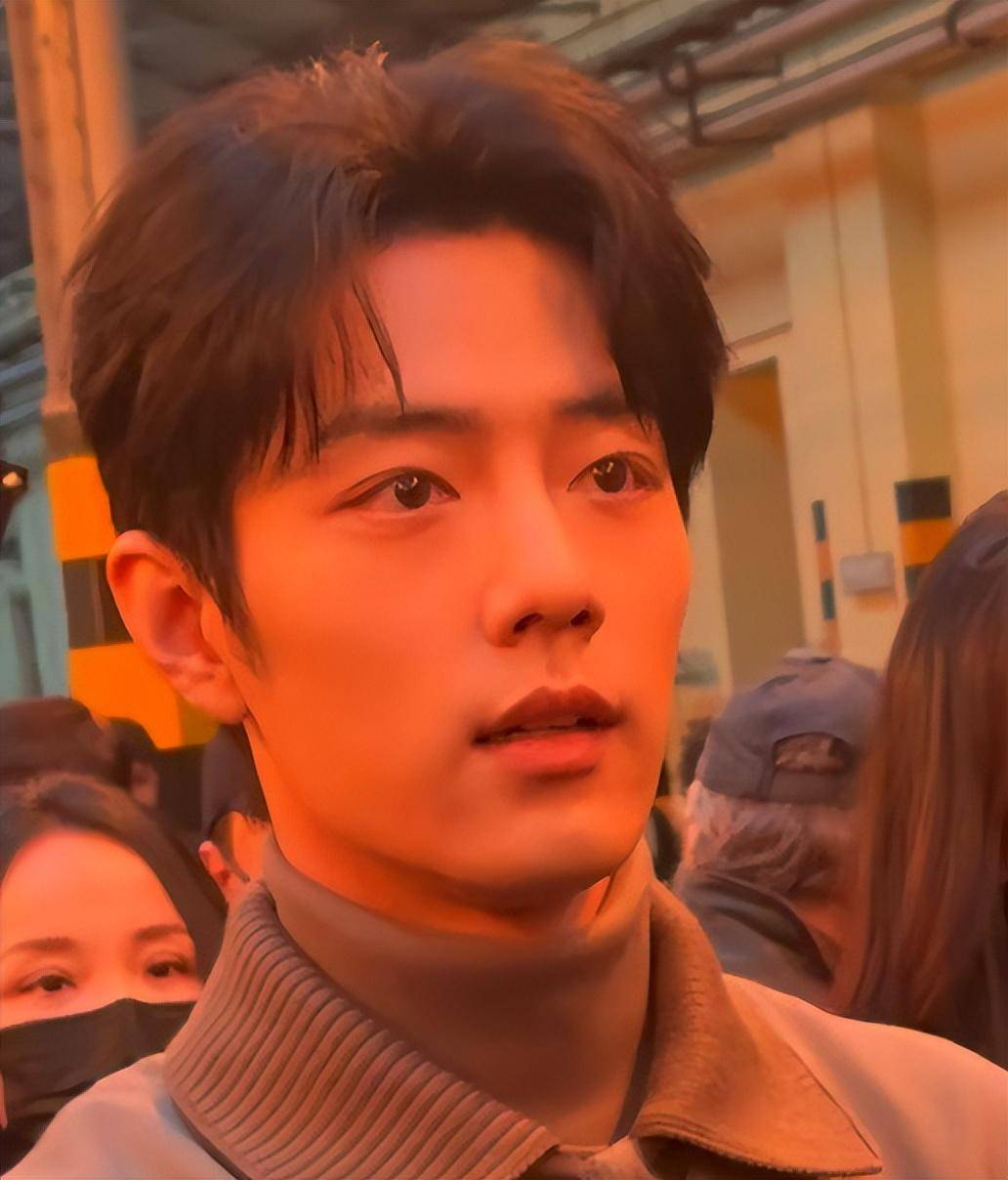 将32岁肖战跟26岁王一博放一起对比我才明白什么叫顶级骨相