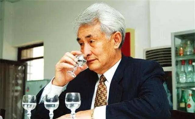 任董事长,让国酒品牌发扬光大,申请武警守卫茅台厂_季克良_工作_质量