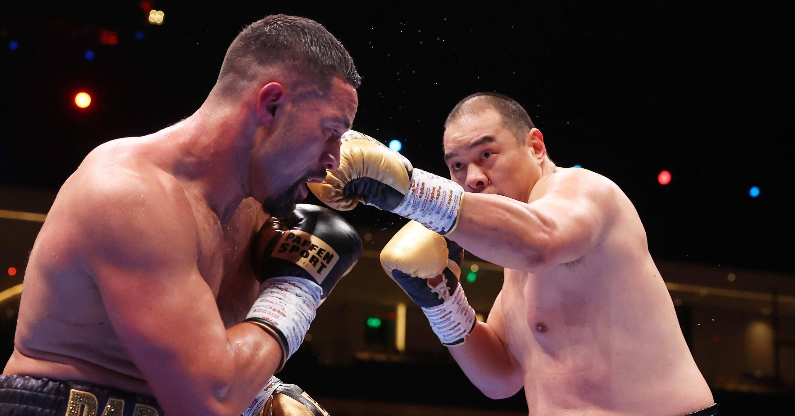 两次击倒对手依然输掉比赛!张志磊丢掉临时世界拳王头衔