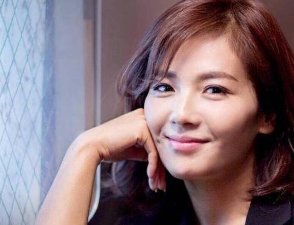 刘涛刚出道时的照片,长成这般模样,和现在相比简直判若两人_时候_鼻子