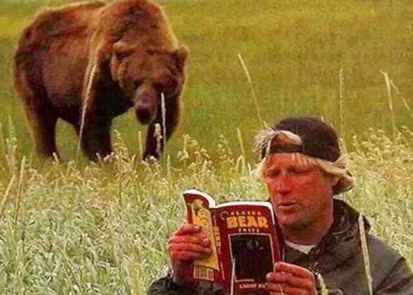 原创护熊奇人认为动物有人性和女友护熊13年终葬身熊腹