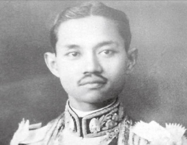 原创拉玛七世郑光不愿继位百般推脱自己都感慨王朝气数已尽