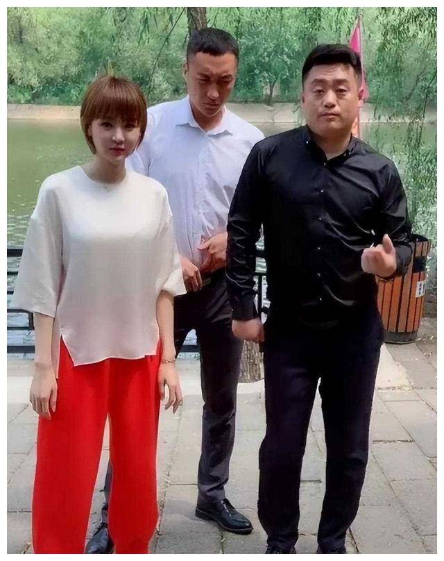 宋晓峰与张中维结为兄弟乡村山庄情缘终结友情轰动村里