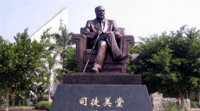 林绅继承了司徒美堂的忠义,尽管人在海外,但始终抱着一颗爱国的心.